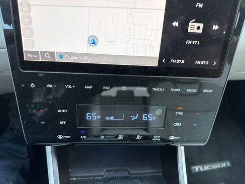 Used 2022 Hyundai Tucson Limited w/ Cargo Package image 17