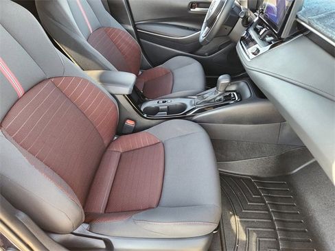 Used 2025 Toyota Corolla SE image 14