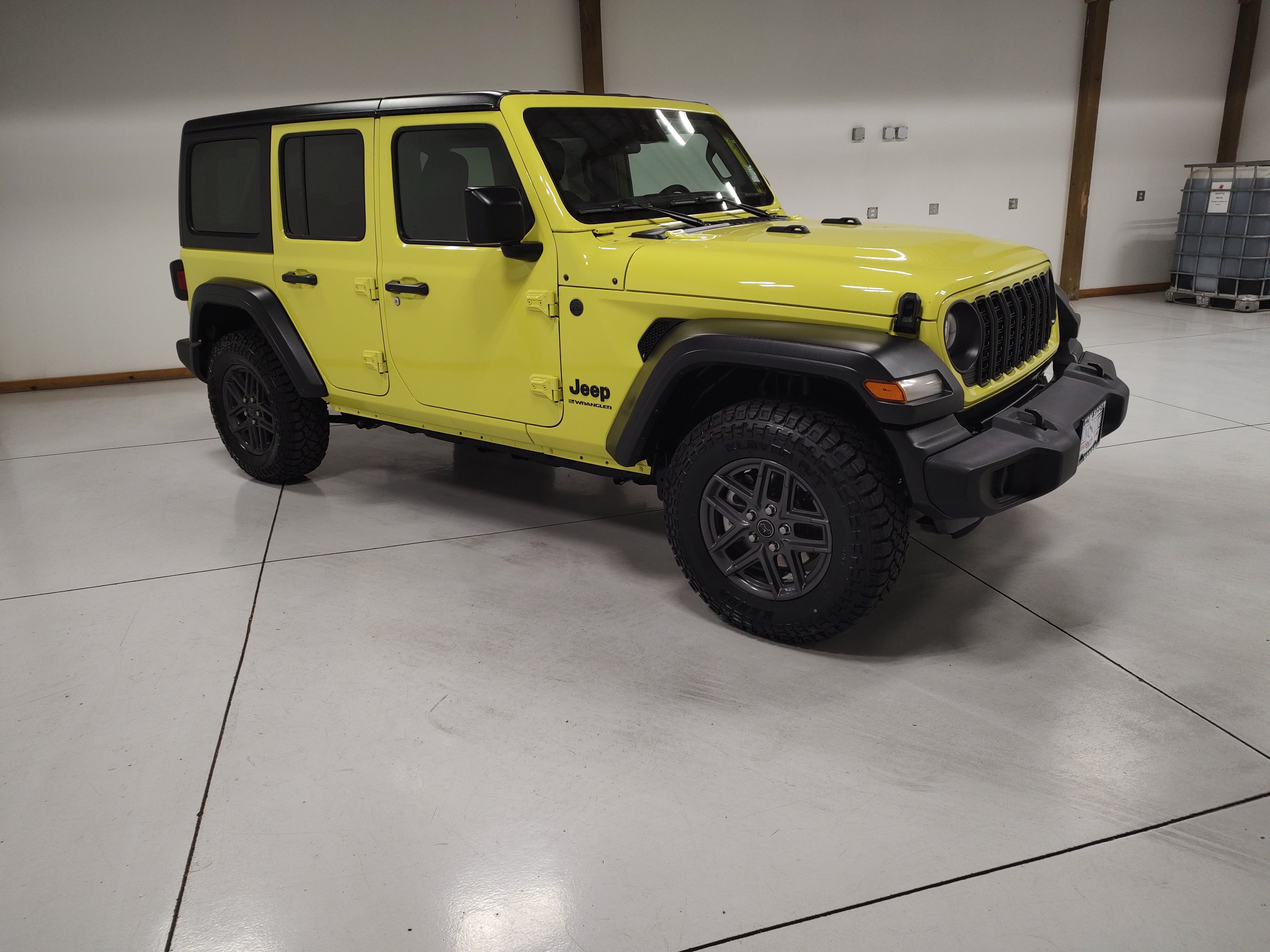 Used 2024 Jeep Wrangler Unlimited Sport AWD/4WD image 2