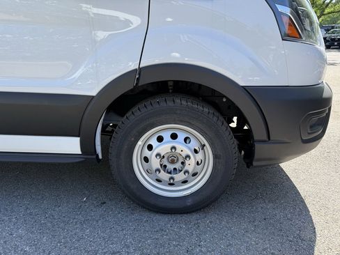 Used 2024 Ford Transit 350 148 Low Roof AWD image 6