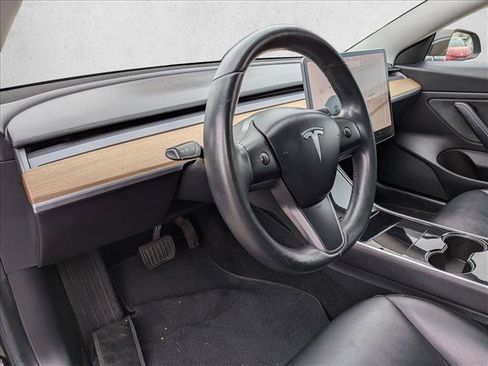 Used 2019 Tesla Model 3 Mid Range RWD image 10