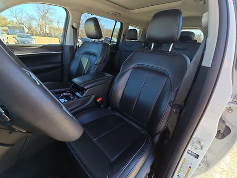 Used 2023 Jeep Grand Cherokee L Limited w/ Luxury Tech Group II image 11