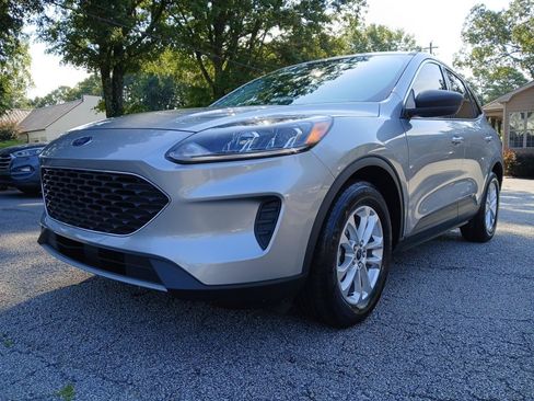 Used 2022 Ford Escape SE FWD image 2