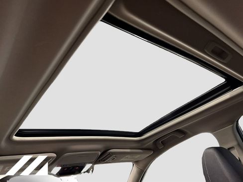 Used 2019 Subaru Forester Premium image 23