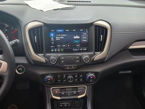 Used 2024 GMC Terrain Denali w/ Denali Premium Package AWD/4WD image 13