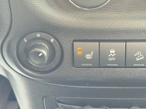 Used 2017 Jeep Wrangler Unlimited Sport w/ Quick Order Package 24S AWD/4WD image 24