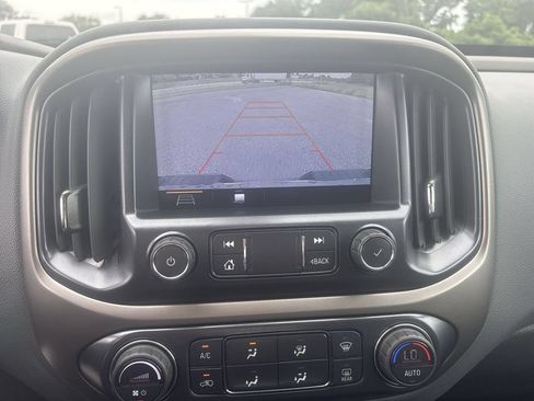 Used 2019 Chevrolet Colorado Z71 AWD/4WD image 14