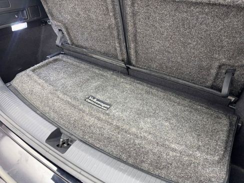 Used 2023 Volkswagen Tiguan SE R-Line image 83