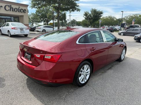Used 2017 Chevrolet Malibu LT FWD image 7