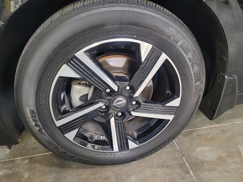 Used 2025 Nissan Sentra SV w/ All-Weather Package FWD image 31