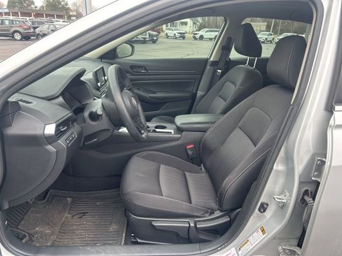 Used 2023 Nissan Altima 2.5 S image 9