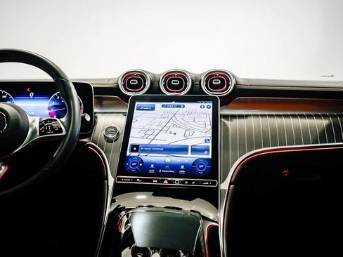 Used 2023 Mercedes-Benz GLC 300 4MATIC image 13