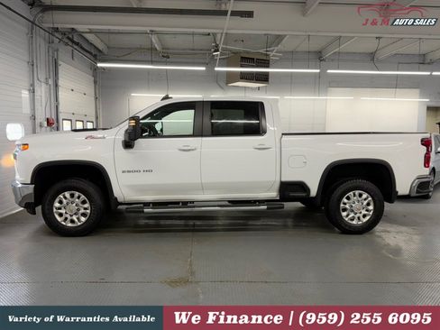 Used 2023 Chevrolet Silverado 2500 LT w/ Convenience Package AWD/4WD image 12