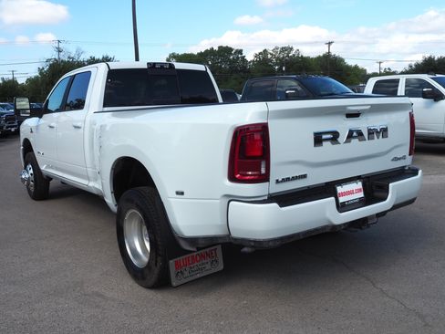 New 2025 RAM 3500 Laramie image 9