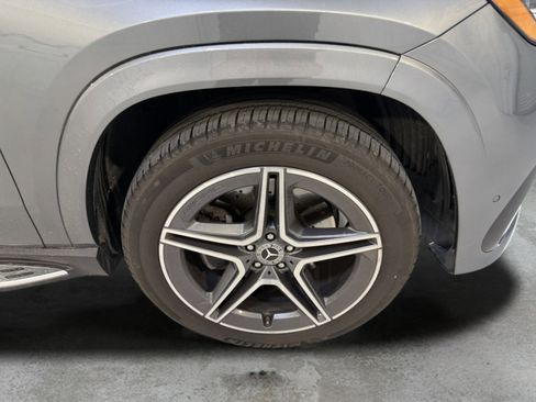 Used 2025 Mercedes-Benz GLS 450 4MATIC image 14