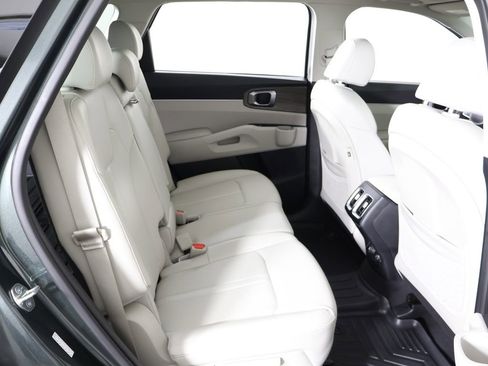 Used 2023 Kia Sorento S w/ Panoramic Sunroof Package AWD/4WD image 37