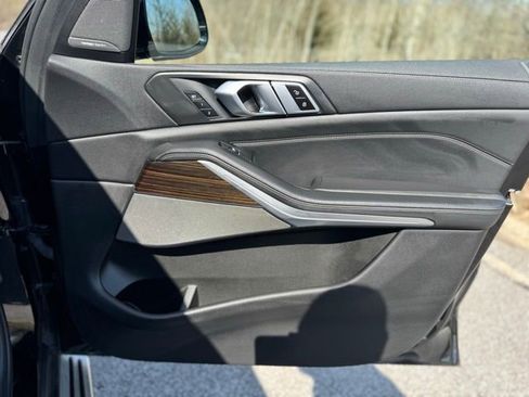 Used 2021 BMW X5 xDrive40i w/ Premium Package image 18