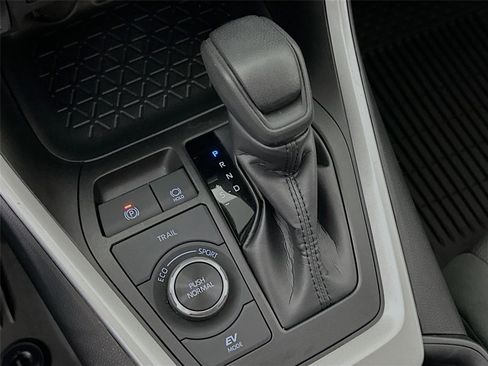 Certified 2025 Toyota RAV4 XLE image 17