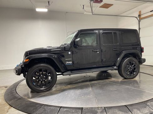 Used 2023 Jeep Wrangler Unlimited Sahara image 4