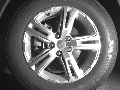 Used 2024 GMC Terrain SLE FWD image 17