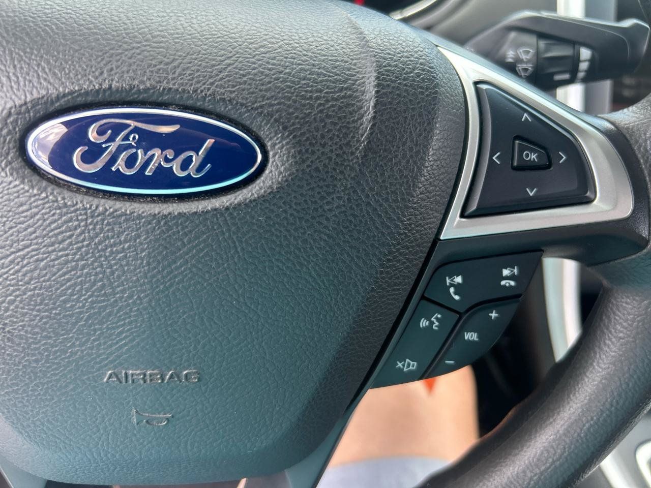Used 2016 Ford Fusion SE FWD image 18
