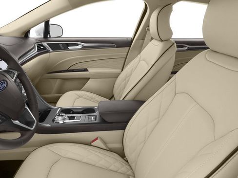 Used 2017 Ford Fusion Energi Platinum FWD image 9