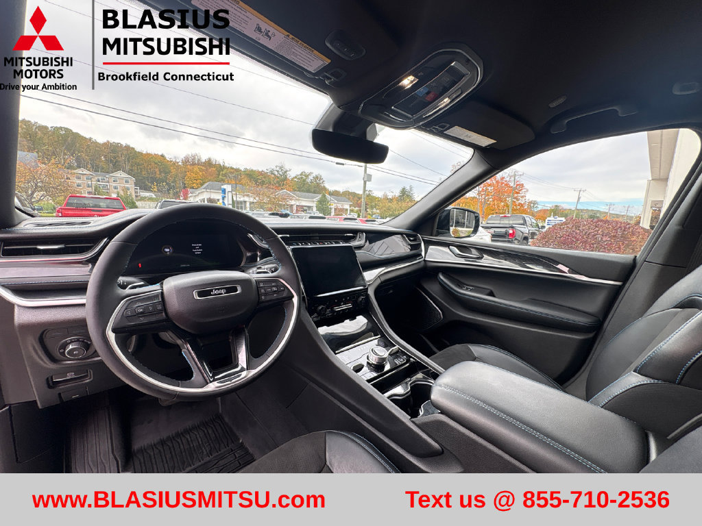 Used 2023 Jeep Grand Cherokee Trailhawk AWD/4WD image 18