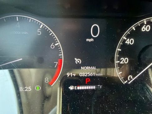 Used 2024 Honda HR-V LX image 16