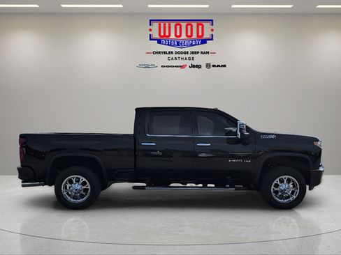 Used 2022 Chevrolet Silverado 2500 High Country AWD/4WD image 2