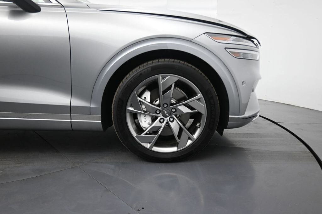 Used 2025 Genesis Electrified GV70 w/ Prestige Package AWD/4WD image 27