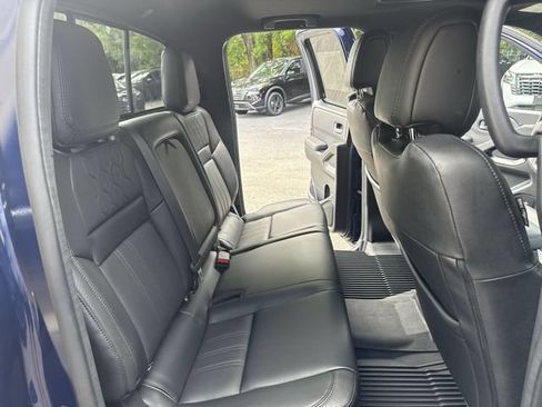 Used 2022 Nissan Frontier PRO-4X w/ Pro-4X Premium Package AWD/4WD image 11