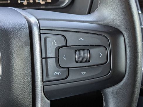 Used 2024 GMC Yukon XL SLT image 28