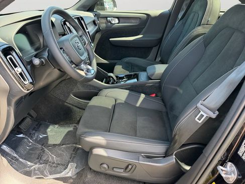 Certified 2023 Volvo XC40 Recharge Ultimate w/ Protection Package Premier AWD/4WD image 16