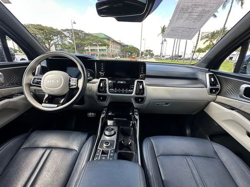 Used 2022 Kia Sorento SX Prestige w/ Panoramic Sunroof Package image 10