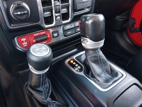 Used 2021 Jeep Wrangler Unlimited Rubicon 4xe w/ Steel Bumper Group image 18