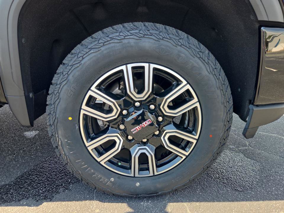 Used 2022 GMC Sierra 2500 AT4 w/ AT4 Preferred Package AWD/4WD image 28