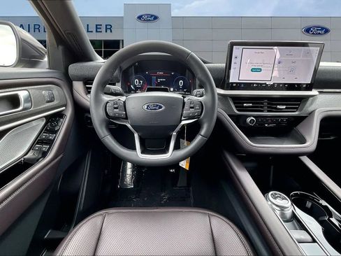 New 2026 Ford Explorer Platinum image 16