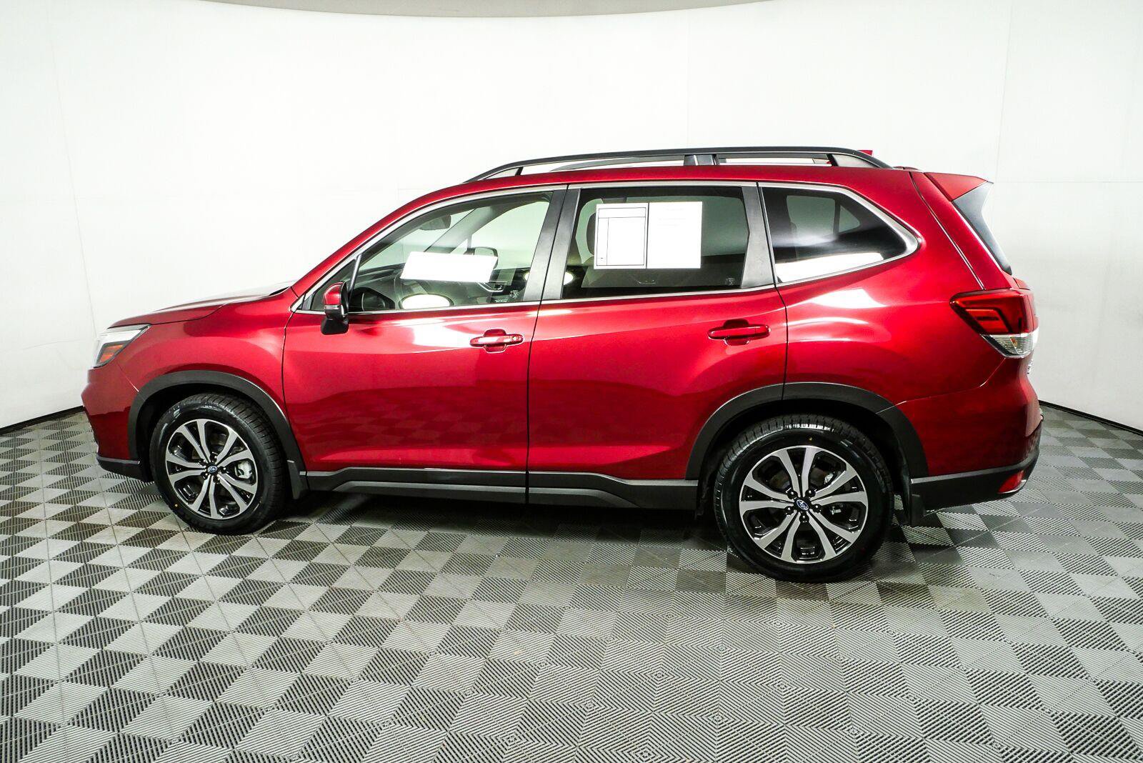 Used 2020 Subaru Forester Limited w/ Popular Package #3 AWD/4WD image 32