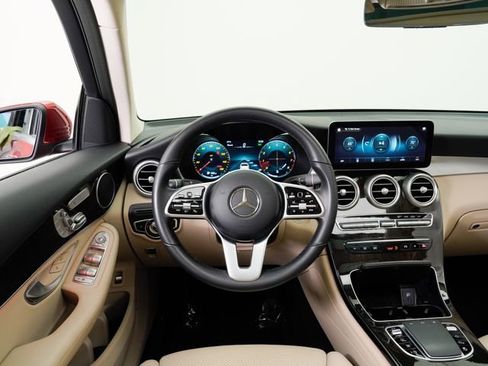 Used 2021 Mercedes-Benz GLC 300 4MATIC image 14