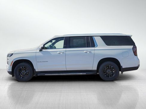 Used 2025 Chevrolet Suburban LS w/ Max Trailering Package AWD/4WD image 2