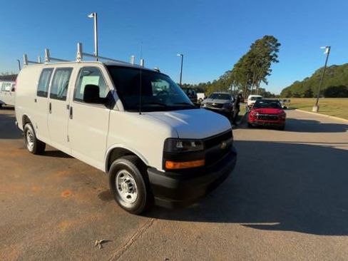 New 2025 Chevrolet Express 2500 Work Van w/ Driver Convenience Package image 7