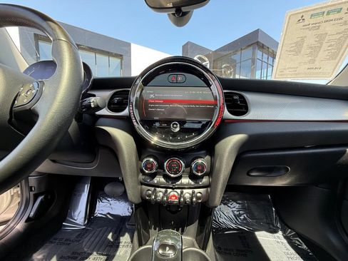 Used 2023 MINI Cooper 2-Door Hardtop FWD image 25