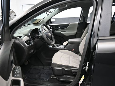 Used 2020 Chevrolet Equinox LS image 11