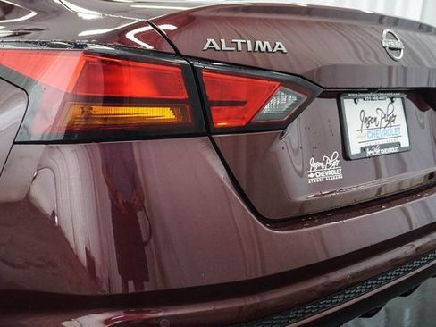 Used 2024 Nissan Altima 2.5 SV image 5