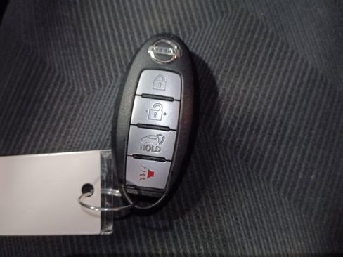 Used 2015 Nissan Rogue SV w/ SV Premium Package image 10