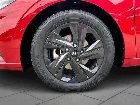 Used 2021 Hyundai Elantra SEL image 11