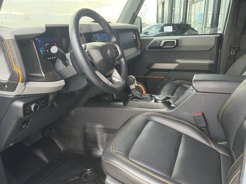 Used 2023 Ford Bronco Badlands image 12