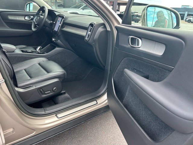 Used 2023 Volvo XC40 B5 Plus w/ Driver Assist Package AWD/4WD image 20