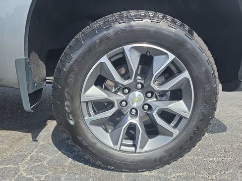 Used 2023 Chevrolet Silverado 1500 LT AWD/4WD image 34