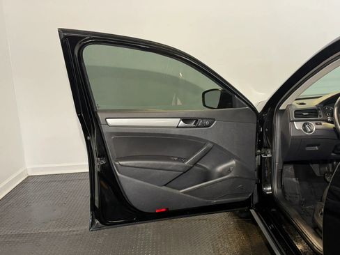 Used 2015 Volkswagen Passat 1.8T Limited Edition FWD image 7